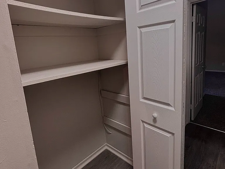 3 Bd Hall Closet