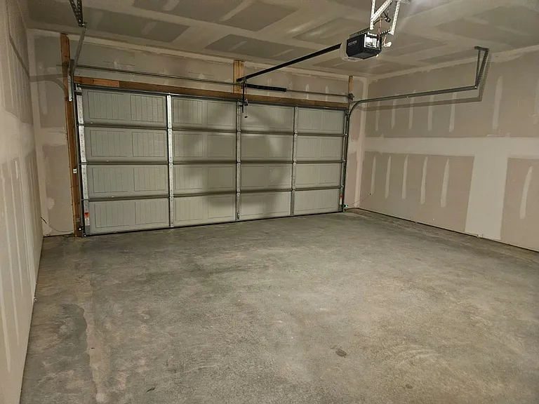 2417 E War Eagle St — Photo 18