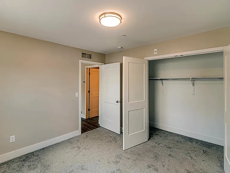 Westlake Place Apartments — Photo 16