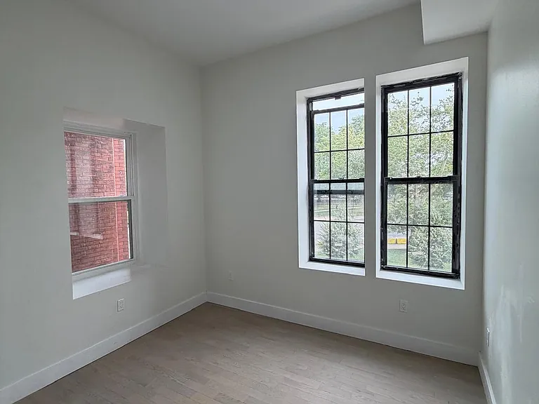 53 Lincoln Park #2A — Photo 1
