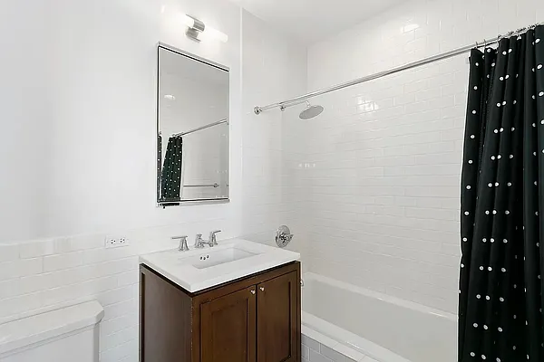 Rented by Compass | media 23