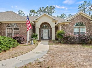 50 Club House Dr E, Freeport, FL 32439