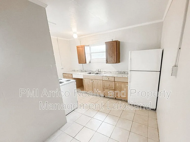 324 Pearl St #2 — Photo 4