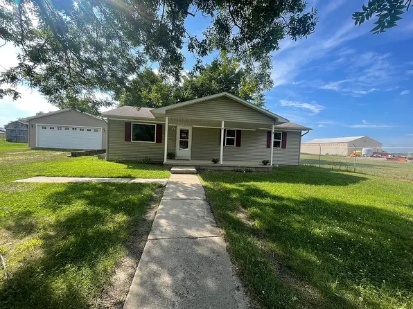 251 Cox Dr, Virginia, IL 62691