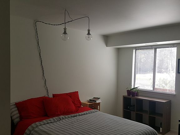 5th image of 715 Clubhouse Dr