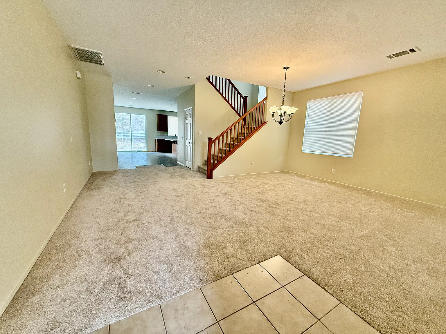 4 bed, 3062 sqft, $3,995 — Photo 4