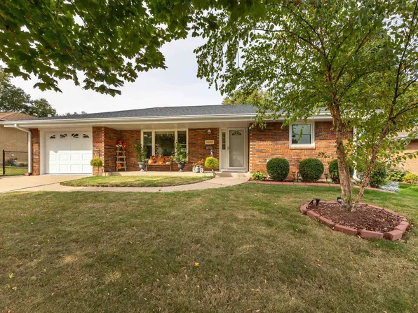 1609 Westridge Dr, Dubuque, IA 52002