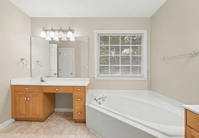 2549 Adonis Ct — Photo 22