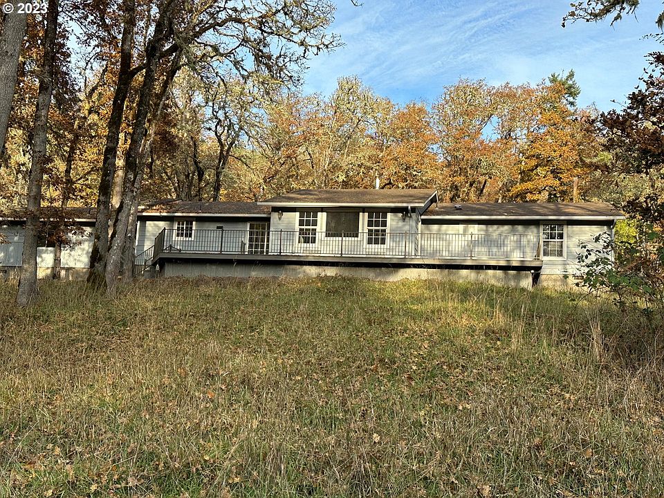 2nd image of 82499 Rattlesnake Rd