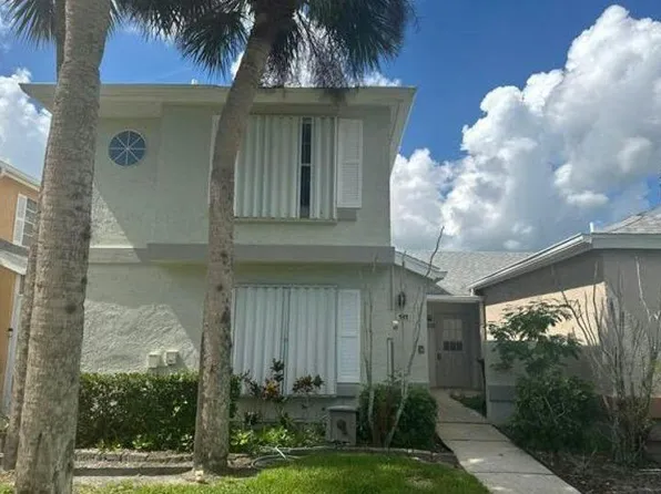 1480 Malibu Cir NE APT 111, Palm Bay, FL 32905