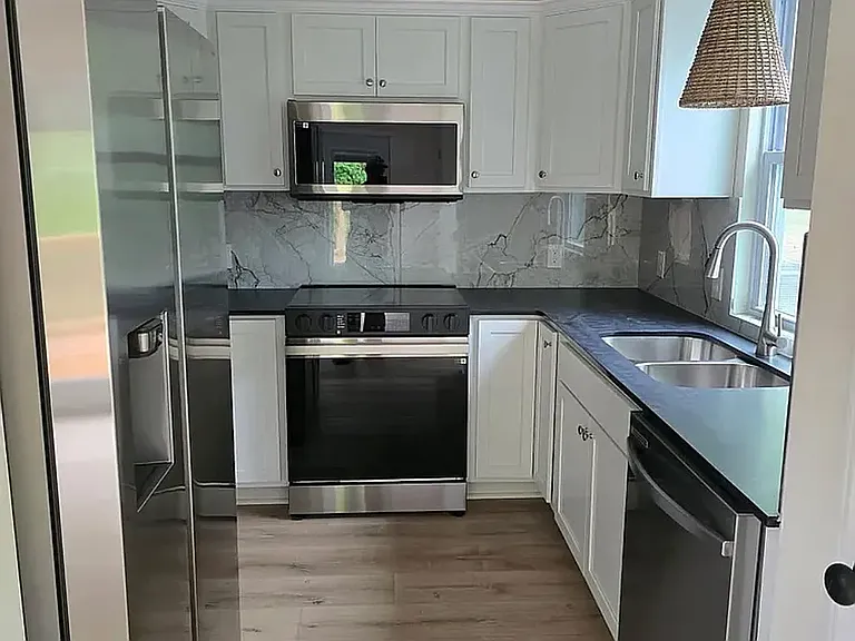 803 Churchill Dr — Photo 7