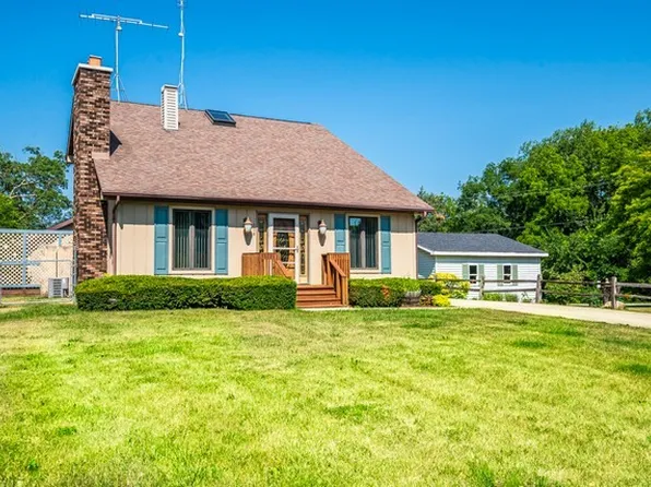 12806 228th Ave, Bristol, WI 53104