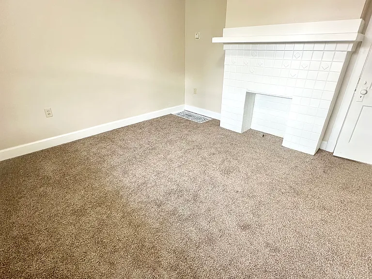 7321 Somerset St — Photo 6