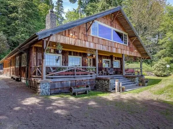 16550 Agate Point Rd NE, Bainbridge Island, WA 98110