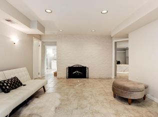 1900 Belle Haven Rd, Alexandria, VA 22307