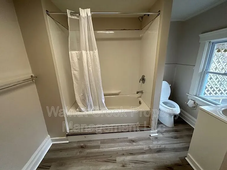 100 Rush St — Photo 11