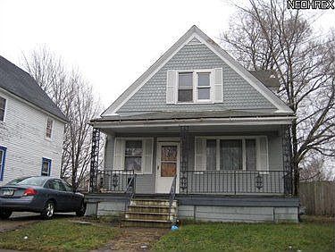1st image of 933 W 14th St