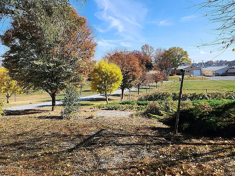 180 Green Acre Rd #A — Photo 35