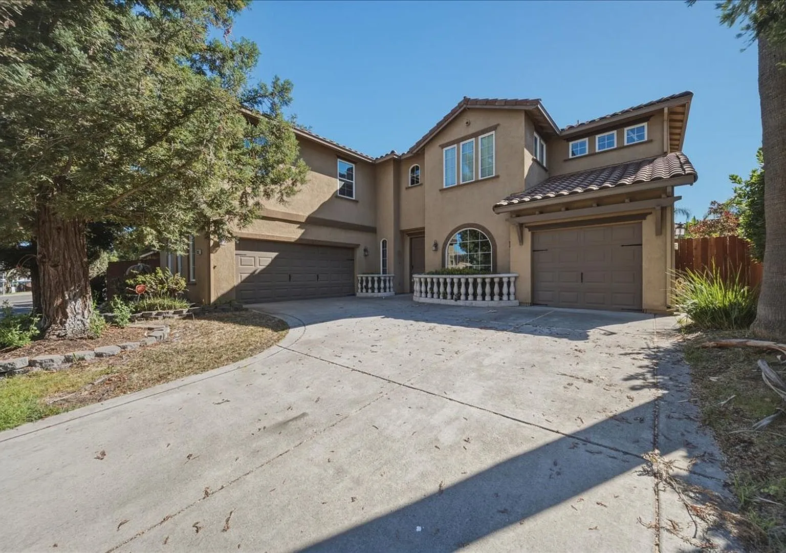 9351 Palmerson Dr — Photo 2