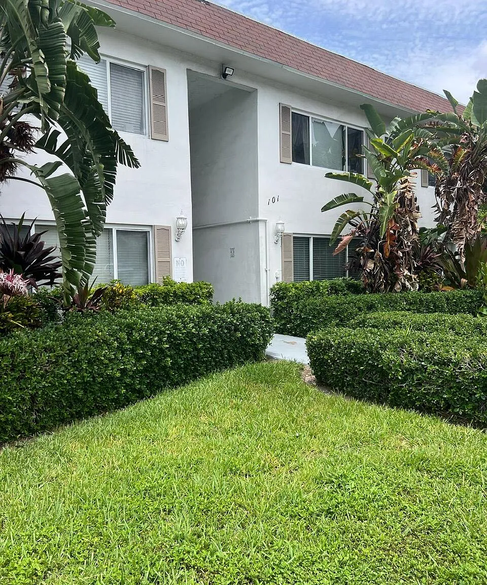 1 bed, 1.5 bath, 700 sqft, $1,600 — Photo 3