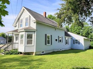 107 Oakes St, Farmington, ME 04938