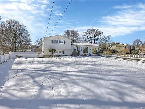 2nd image of 6 Marshall Dr E