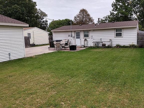 2nd image of 420 Sherman Ave