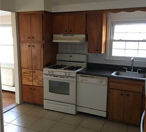 4th image of 7521 249th St
