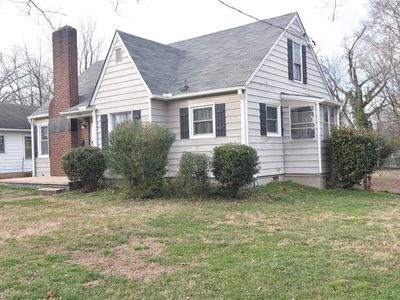 1045 E Brookline St, Winston Salem, NC, 27107