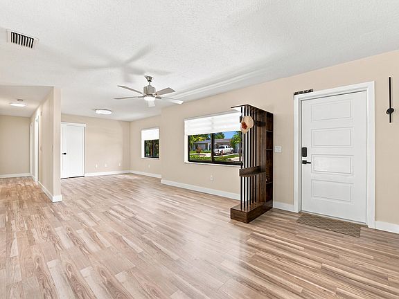 2nd image of 10660 Emperor Street