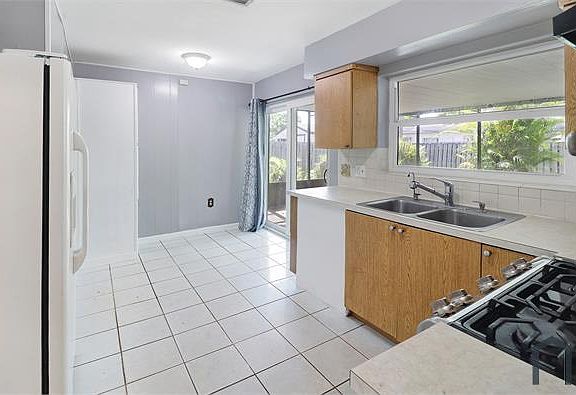 3rd image of 11430 NW 37th St