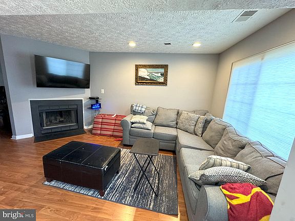 4th image of 6103 Hoskins Hollow Cir #B
