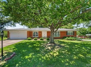 9341 Tea Rose Ln, Saint Louis, MO 63126