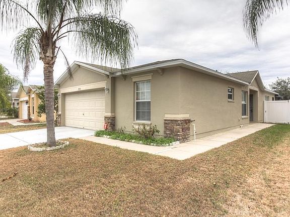 3rd image of 7722 Carriage Pointe Dr