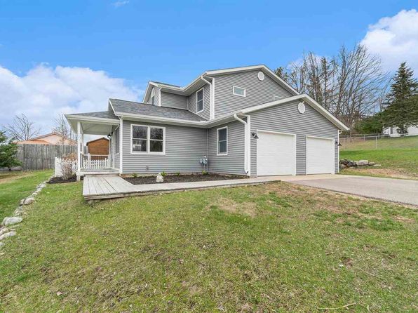 1031 Washington St, Harbor Springs, MI 49740