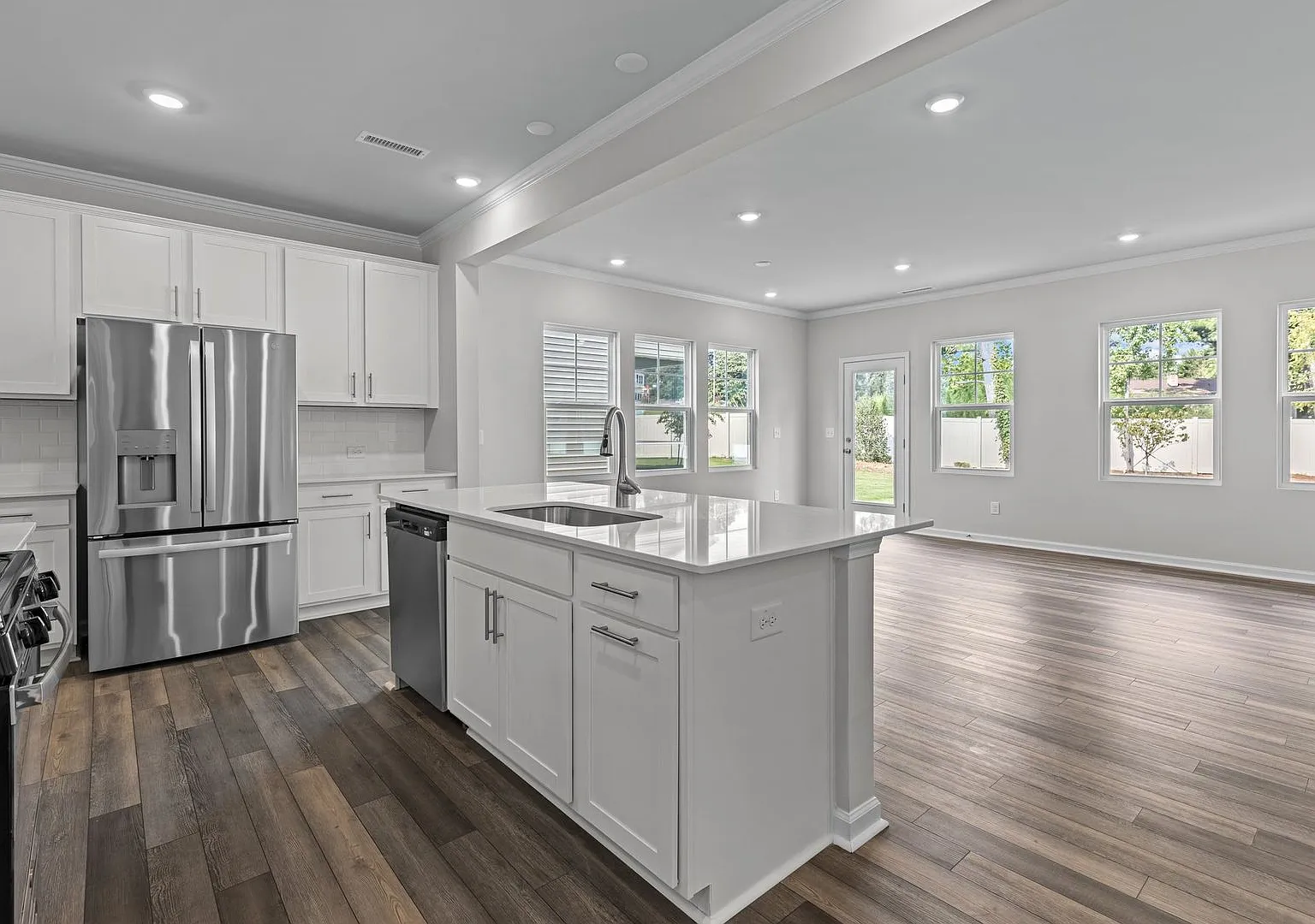 Gorgeous New Construction, 3 Bed, 2-Car Garage, Premium Finishes, SS Appliances, Gas Range, Free ... — Photo 4