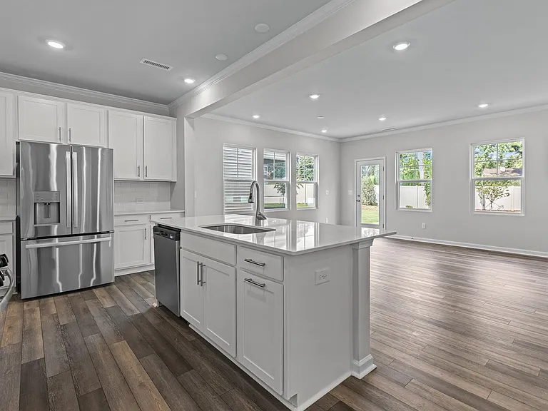 2203 Cape May Ln — Photo 4
