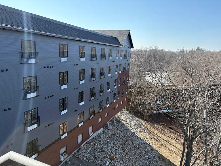 Railroad Apartments — Photo 3