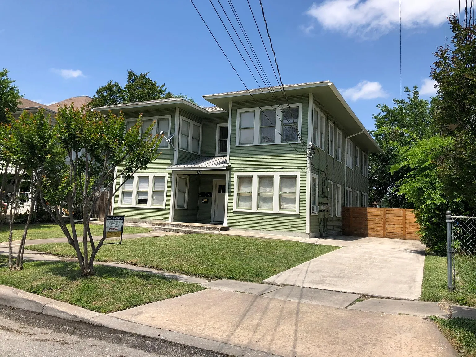 2 bed, 892 sqft, $1,340 — Photo 1