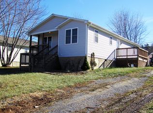 1103 Clark St, Pulaski, VA 24301