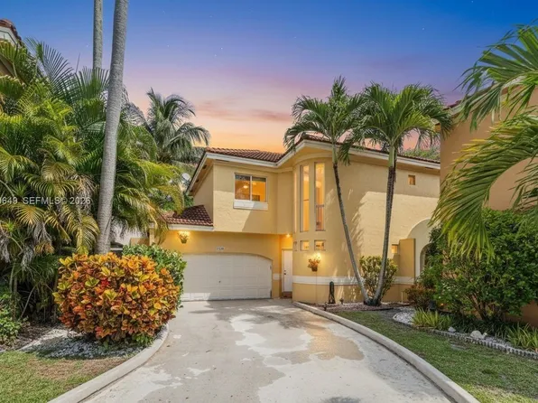 11407 S Lakeview Dr, Pompano Beach, FL 33071