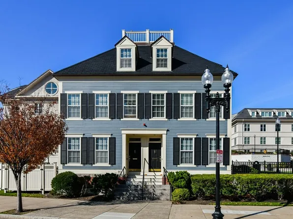 90 Constitution Rd #90, Charlestown, MA 02129