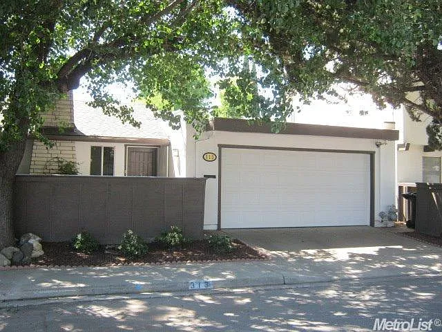 313 Los Verdes Ct photo 1