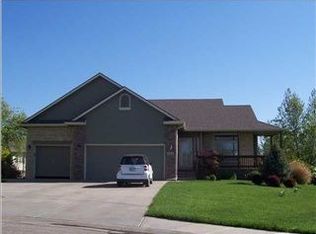 712 N Timberleaf Ct, Derby, KS 67037