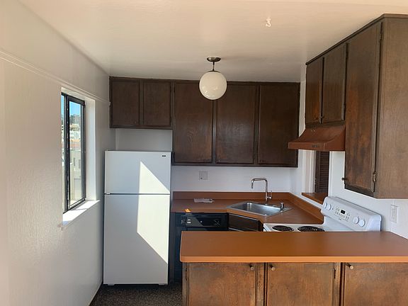 4th image of 211 27th Ave #3