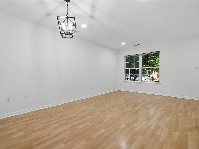 2148 Jordan Ct — Photo 8
