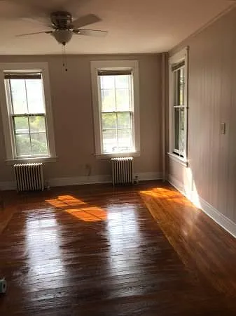 3 bed, 1.5 bath, 1400 sqft, $2,400 — Photo 3