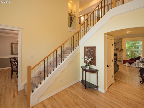 4th image of 3601 NE 131st St