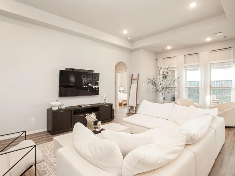 16431 Elkcreek Dr — Photo 3