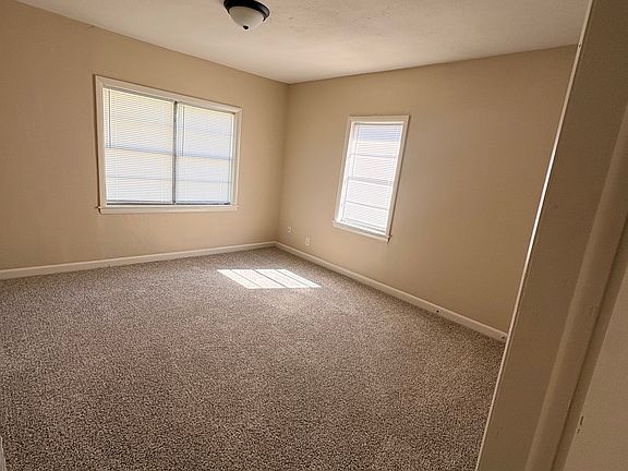 5th image of 624 W Taylor Ave